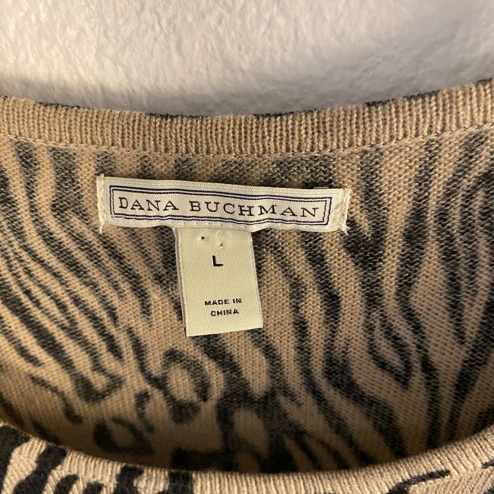 Dana Buchman Sweater Women L Tan Excellent Mixed Animal Print 3/4 Sleeve Top - Picture 3 of 11